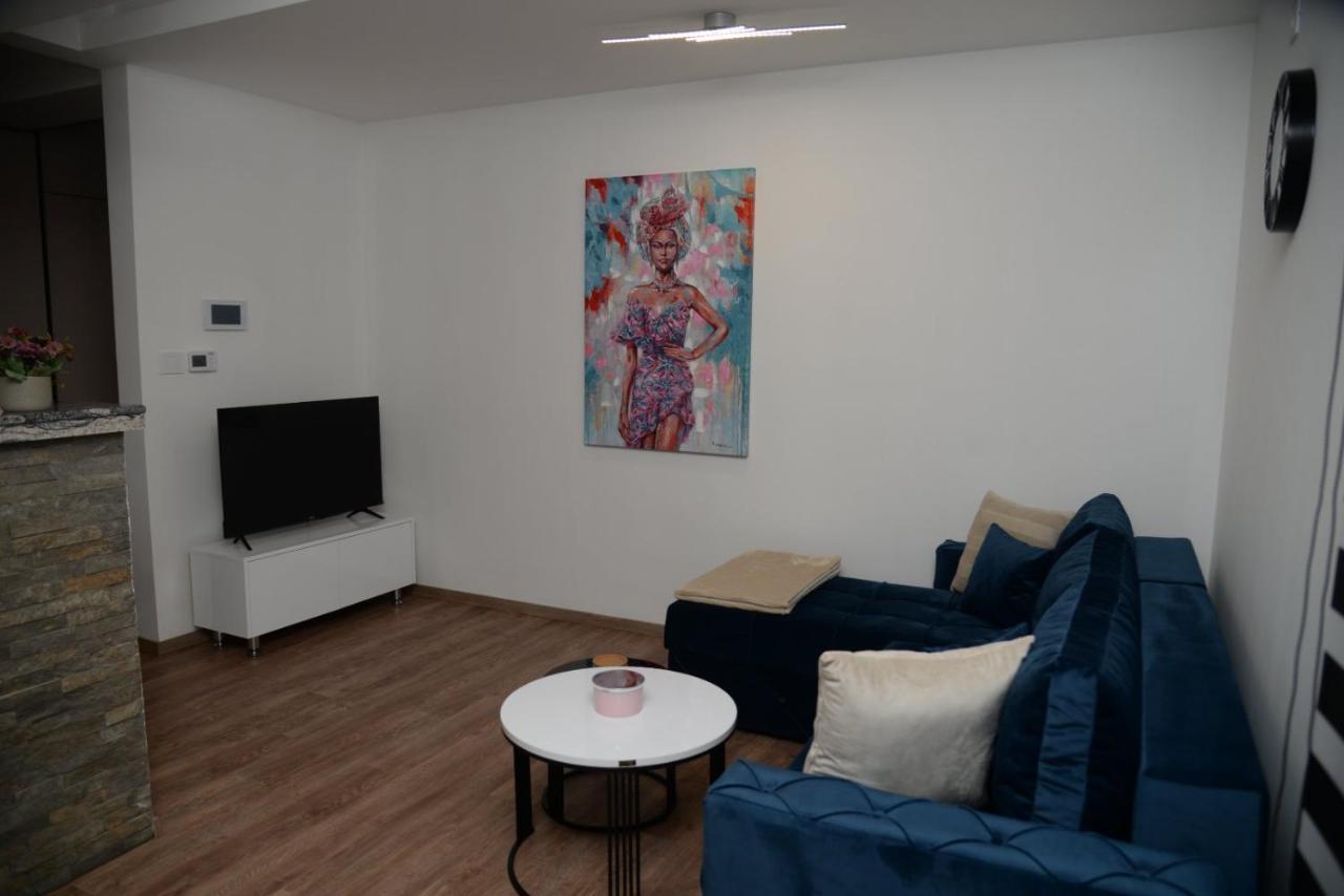 Lilien Apartment Airport Ledine Bagian luar foto